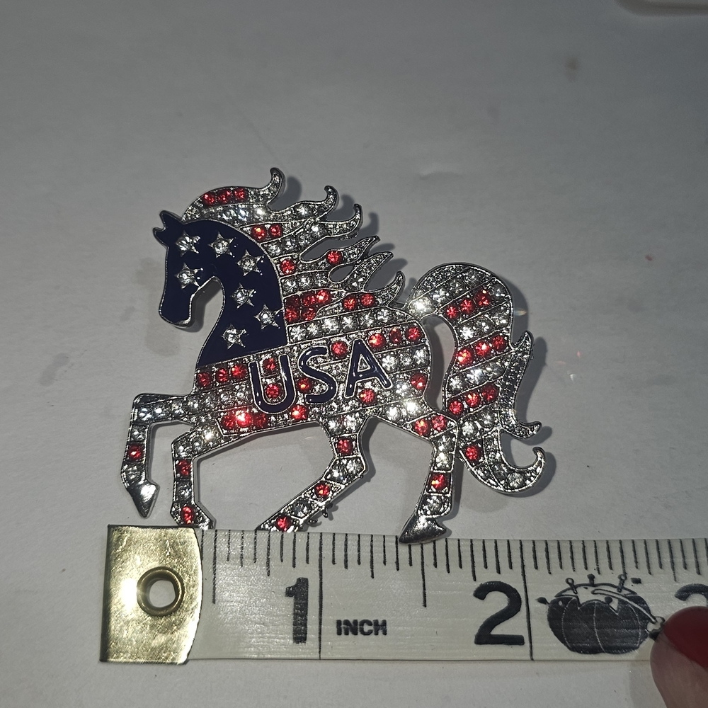 Qty 2 NWT Patriotic USA Flag Rhinestone Horse Brooches – Gold & Silver Tone - Picture 5 of 9